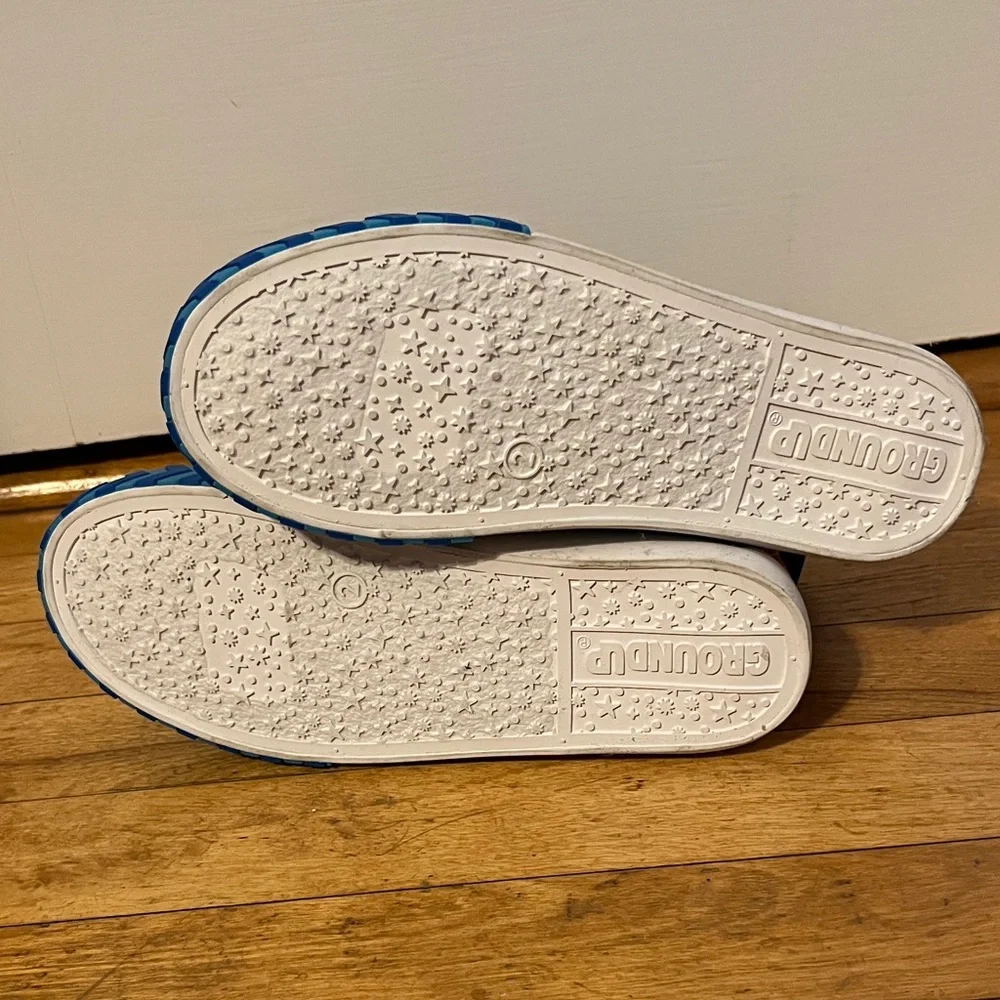Size 2 Kids Sonic High-Top Sneakers - Picture 5 of 6